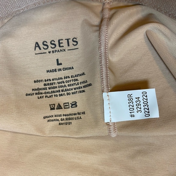 Assets by Spanx Beige Thong Large - Picture 4 of 8